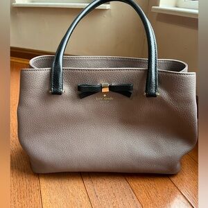 kate spade Stylish Taupe Color Bag w/ Bow Accent
Designer